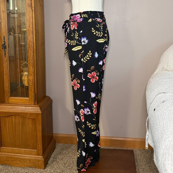 Express Black and Colorful Floral High-Rise Ankle Pants – Women's Size 4L - Picture 3 of 6